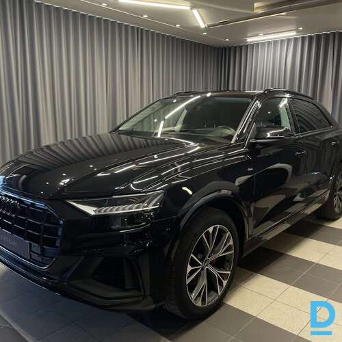Pārdod Audi Q8 3.0i, 2023