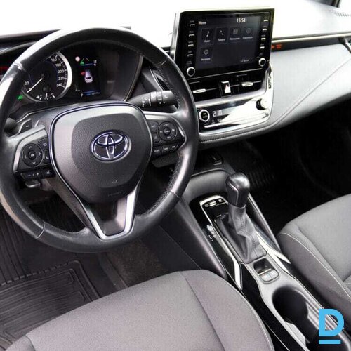 Pārdod Toyota Corolla Hybrid Touring Sport, 2.0h, 2020