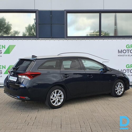 Pārdod Toyota Auris Combi Elegance Hybrid 1.8, 2016 Pārdod Toyota Auris Combi Elegance Hybrid 1.8, 2016