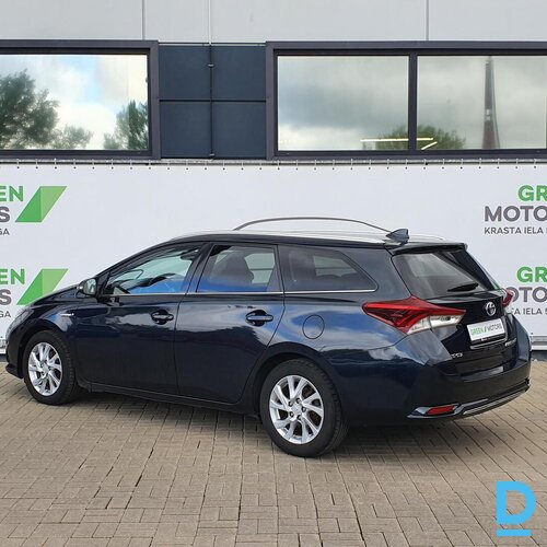 Pārdod Toyota Auris Combi Elegance Hybrid 1.8, 2016 Pārdod Toyota Auris Combi Elegance Hybrid 1.8, 2016