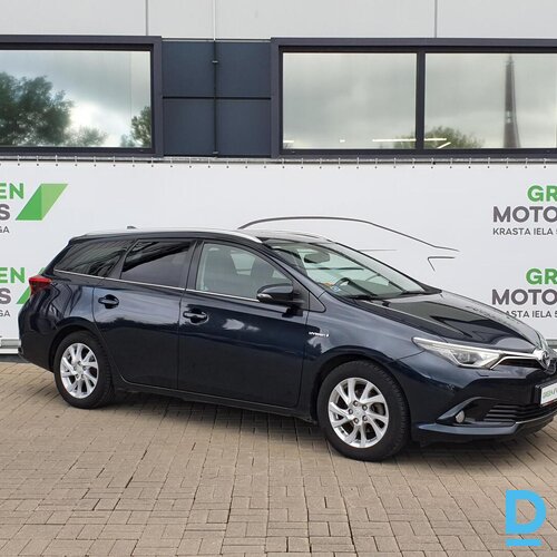 Pārdod Toyota Auris Combi Elegance Hybrid 1.8, 2016 Pārdod Toyota Auris Combi Elegance Hybrid 1.8, 2016