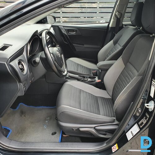 Pārdod Toyota Auris Combi Elegance Hybrid 1.8, 2016 Pārdod Toyota Auris Combi Elegance Hybrid 1.8, 2016