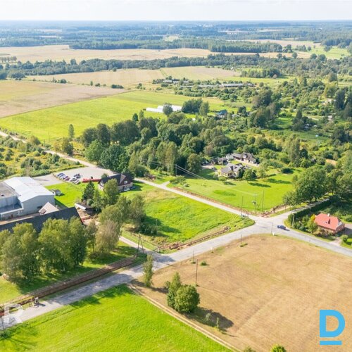 Lielisks zemes gabals 2400 m² privātai apbūvei Mālpilī.Īpašums atrodas skaistā v