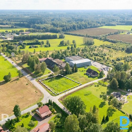 Lielisks zemes gabals 2400 m² privātai apbūvei Mālpilī.Īpašums atrodas skaistā v