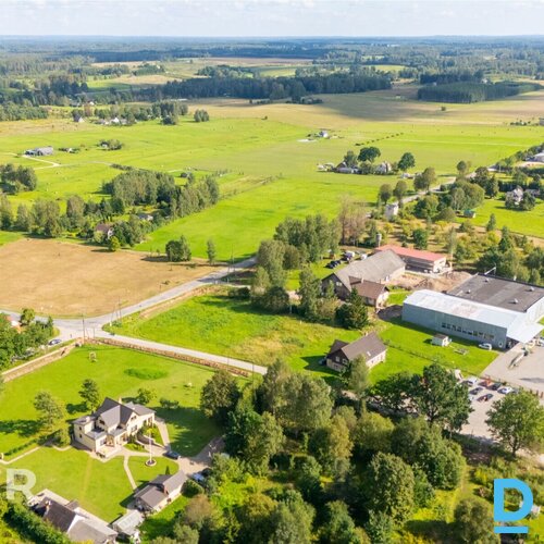 Lielisks zemes gabals 2400 m² privātai apbūvei Mālpilī.Īpašums atrodas skaistā v