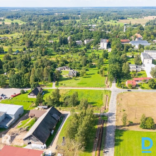 Lielisks zemes gabals 2400 m² privātai apbūvei Mālpilī.Īpašums atrodas skaistā v