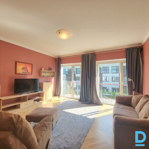 Pārdod dzīvokli Dzintaru prospekts 42, 98.5m², 3 ist. Pārdod dzīvokli Dzintaru prospekts 42, 98.5m², 3 ist.