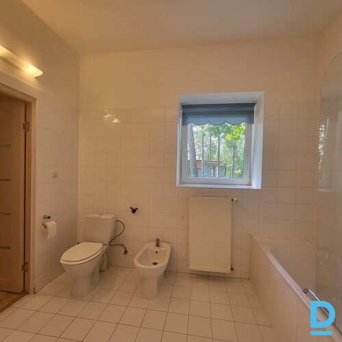 Pārdod dzīvokli Dzintaru prospekts 42, 98.5m², 3 ist.