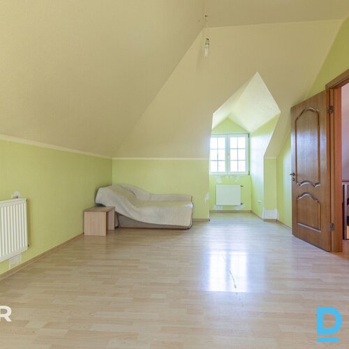 Pārdošanā divstāvu privātmāja ar ainavisku, plašu zemes gabalu netālu no Tukuma.