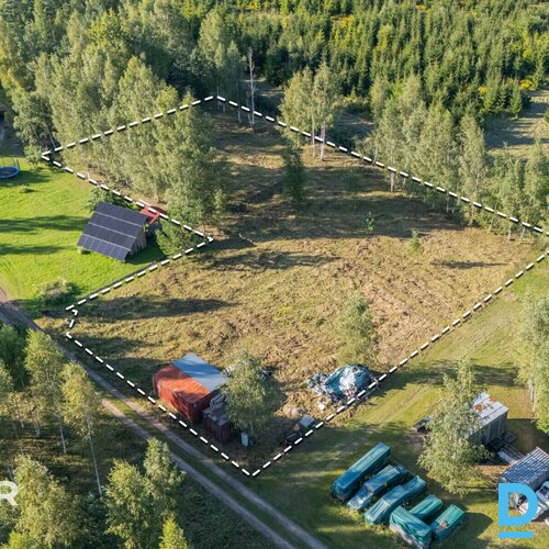 Pārdošanā 3850 m² zemes gabals privātmājas būvniecībai Daugmalē.Zeme atrodas sav