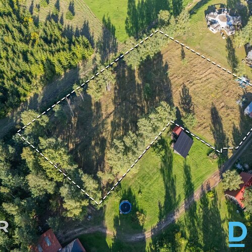 Pārdošanā 3850 m² zemes gabals privātmājas būvniecībai Daugmalē.Zeme atrodas sav