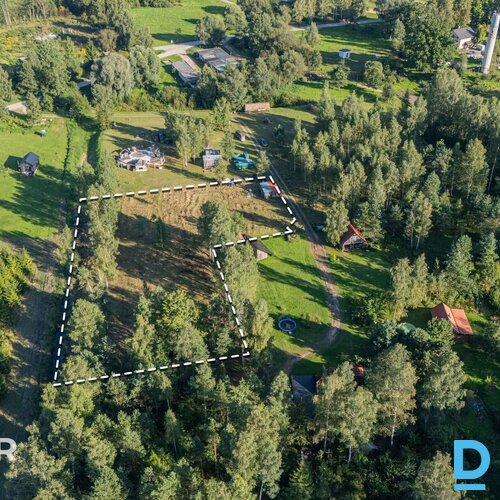 Pārdošanā 3850 m² zemes gabals privātmājas būvniecībai Daugmalē.Zeme atrodas sav