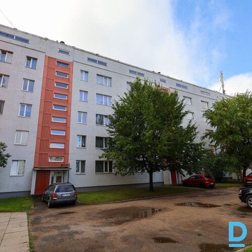 Pārdod dzīvokli Dzintaru iela 12