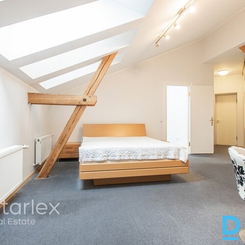 Mansarda birojs pie Ģertrūdes baznīcas