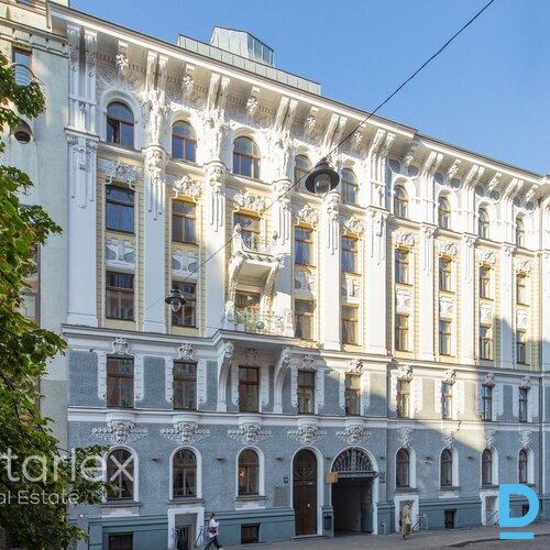 Mansarda birojs pie Ģertrūdes baznīcas