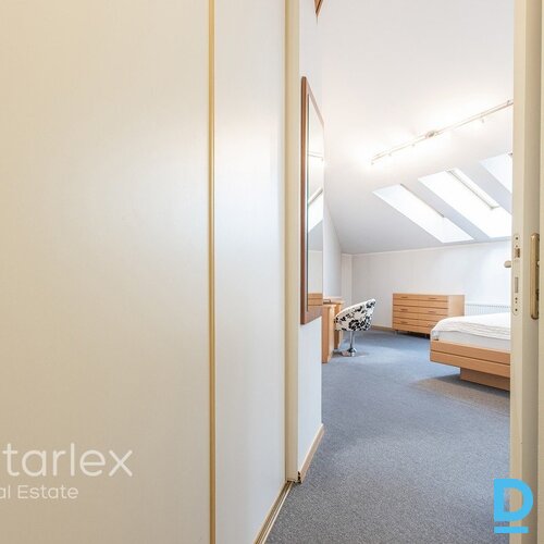 Mansarda birojs pie Ģertrūdes baznīcas