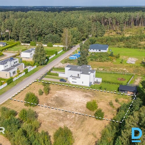 Pārdošanā līdzens 1458 m² zemes īpašums privātai apbūvei Dzilnuciemā, Babītes pa