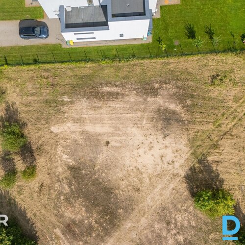 Pārdošanā līdzens 1458 m² zemes īpašums privātai apbūvei Dzilnuciemā, Babītes pa