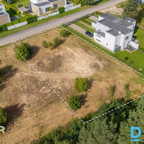 Pārdošanā līdzens 1458 m² zemes īpašums privātai apbūvei Dzilnuciemā, Babītes pa