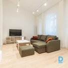 Аренда меблированной 2-комнатной квартиры-мансарды с балконом и камином в проекте «ВИЛЛА 11»