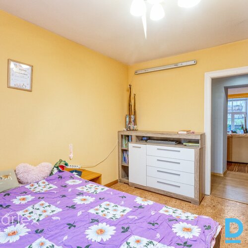 Trīsistabu dzīvoklis Birznieka Upīša ielā 26