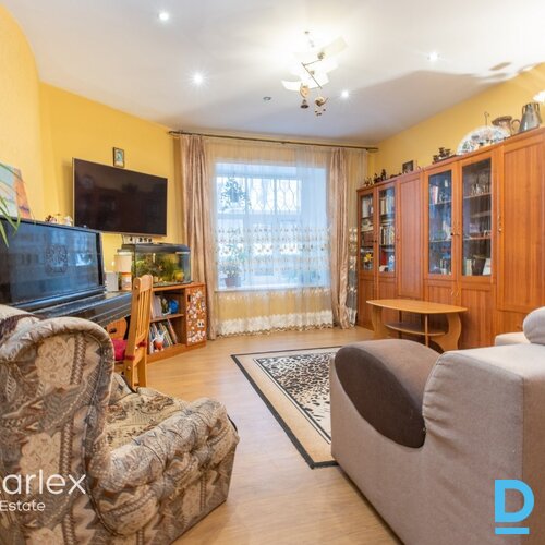 Trīsistabu dzīvoklis Birznieka Upīša ielā 26