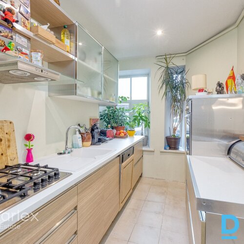 Trīsistabu dzīvoklis Birznieka Upīša ielā 26