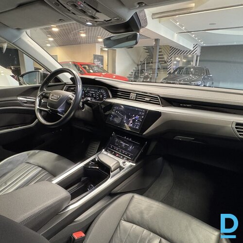Pārdod Audi e-tron 50, 2019