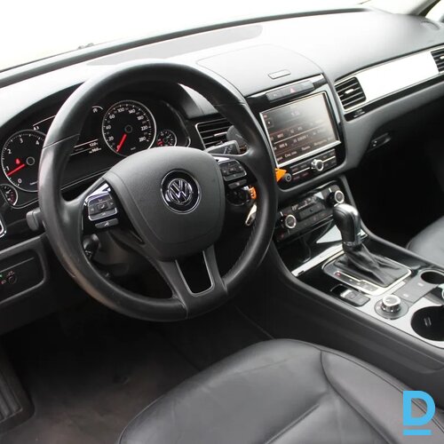Pārdod Volkswagen Touareg 3.0d, 2013