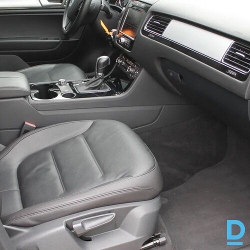Pārdod Volkswagen Touareg 3.0d, 2013