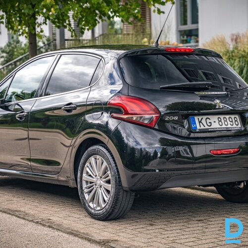 Pārdod Peugeot 208 1.2i, 2016 Pārdod Peugeot 208 1.2i, 2016