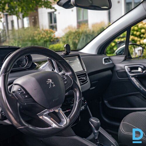 Pārdod Peugeot 208 1.2i, 2016 Pārdod Peugeot 208 1.2i, 2016