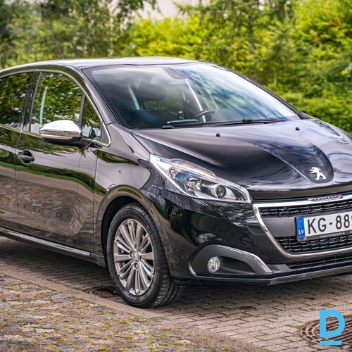Pārdod Peugeot 208 1.2i, 2016 Pārdod Peugeot 208 1.2i, 2016