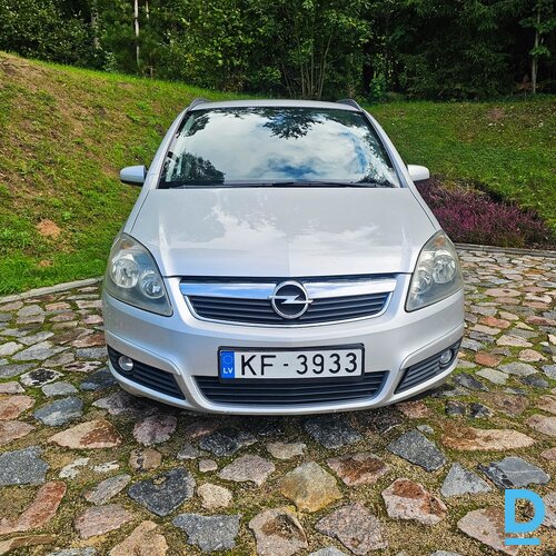 Pērk Opel Zafira OPC