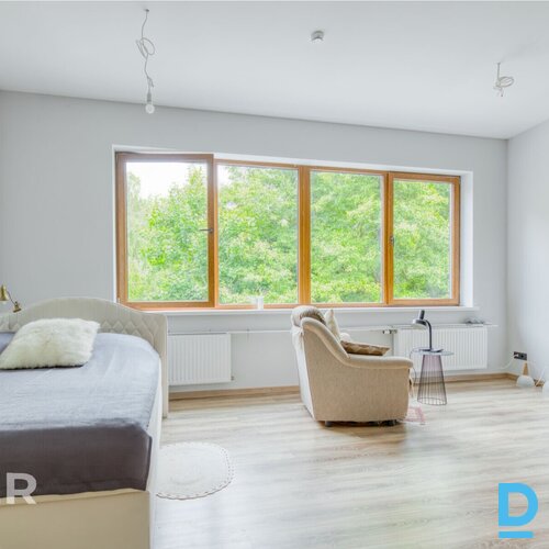 Pārdošanā kapitāli izremontēts vienistabas dzīvoklis 500 metrus no jūras.Dzīvokļ