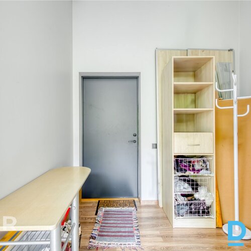 Pārdošanā kapitāli izremontēts vienistabas dzīvoklis 500 metrus no jūras.Dzīvokļ