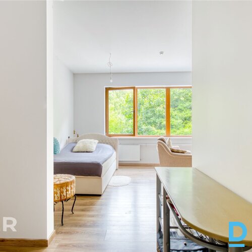 Pārdošanā kapitāli izremontēts vienistabas dzīvoklis 500 metrus no jūras.Dzīvokļ