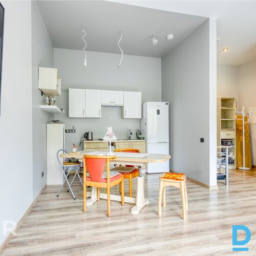 Pārdošanā kapitāli izremontēts vienistabas dzīvoklis 500 metrus no jūras.Dzīvokļ