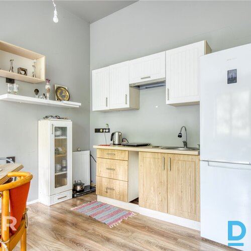 Pārdošanā kapitāli izremontēts vienistabas dzīvoklis 500 metrus no jūras.Dzīvokļ