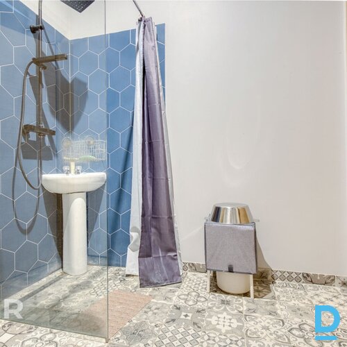 Pārdošanā kapitāli izremontēts vienistabas dzīvoklis 500 metrus no jūras.Dzīvokļ