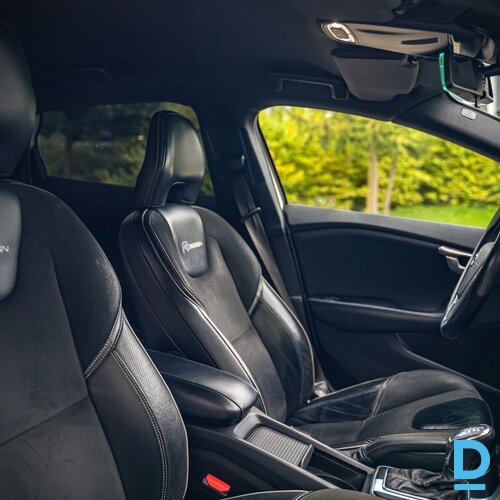 Pārdod Volvo V40, 2.0d, R-Design, 2014