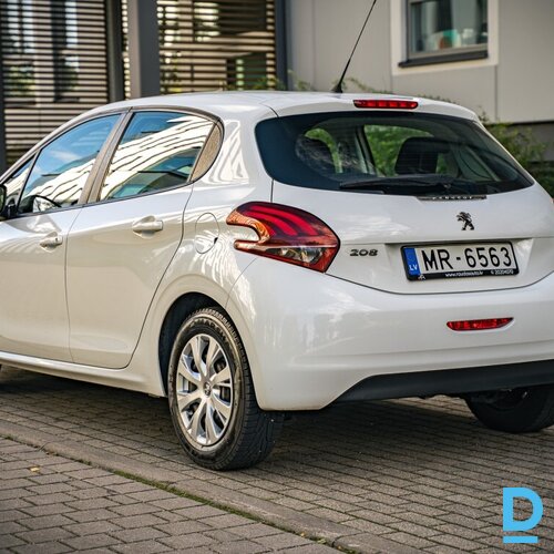 Pārdod Peugeot 208 1.2i, 2015 Pārdod Peugeot 208 1.2i, 2015