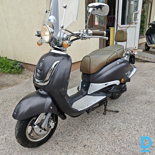 Pārdod T50QT-E. 25 motorolleri, 49 cm³, 2012