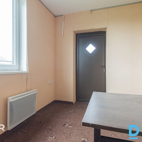Pārdošanā vienstāvu dzīvojamā māja ar plašu zemes gabalu pie pašas Bauskas.Mājas