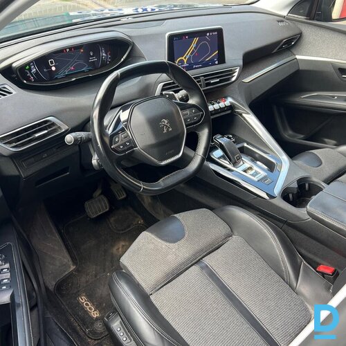 Pārdod Peugeot 5008 1.2i, 2018