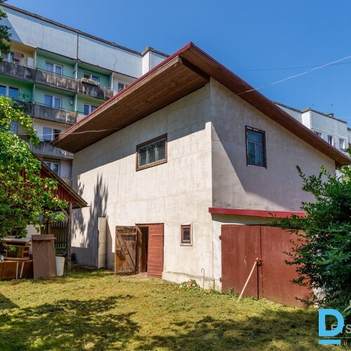 78.4 m² māja, 72.4 m² pirts, 152.6 m² saimniecības ēka, 1769 m² zeme, Lāčplēša iela 17, Līvāni, Līvānu novads, Latvija.