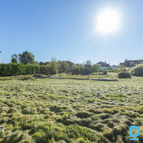 Pārdošanā 1825 m² zemes gabals privātai apbūvei mierīgajā Katlakalnā, Melnezera 