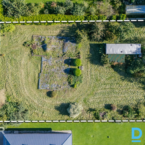 Pārdošanā 1825 m² zemes gabals privātai apbūvei mierīgajā Katlakalnā, Melnezera 