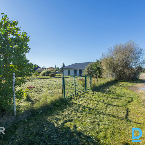 Pārdošanā 1825 m² zemes gabals privātai apbūvei mierīgajā Katlakalnā, Melnezera 