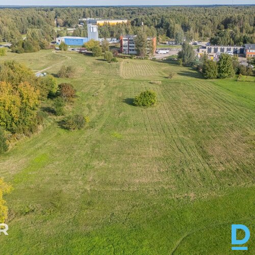 Pārdošanā perspektīvs zemes īpašums Salaspilī ar iespēju sadalīt vairākos apbūve